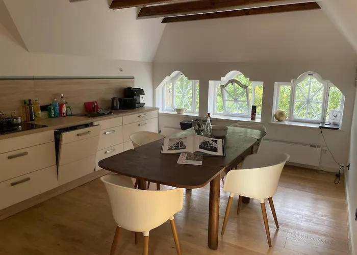 Saniertes Penthouse Im Park Am Goitzschesee *